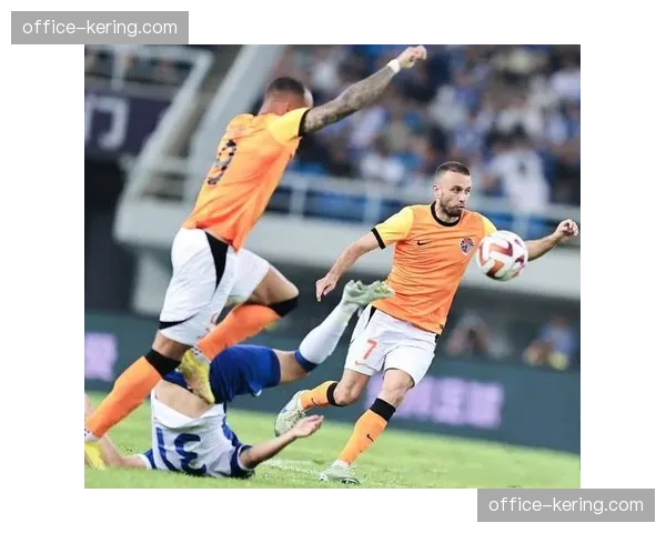 三镇客场防守反击战术明确 莫拉四二三一阵型强化中场屏障