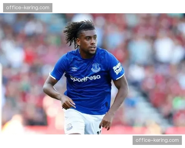 伊沃比稳定输出助富勒姆争欧战 中场节拍器掌控攻防转换节奏