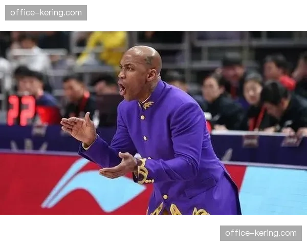 湖人菜鸟教练面临考验 高压环境战术调整能力评估